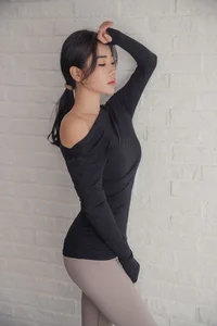 Korean Model An Seo Rin Showcases the Latest Trends in Fitness Fashion - image 28