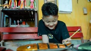 Father and Son’s Ten Thousand Mile Journey: The Inspiring Story of Quoc Chinh and Minh Khang - image 4