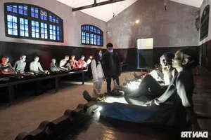 Hanoi Reopens Historic Sites: Locals Eagerly Return to Sacred Landmarks - image 4