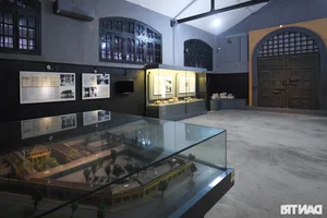 Hanoi Reopens Historic Sites: Locals Eagerly Return to Sacred Landmarks - image 1