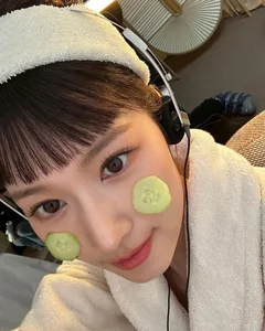 Extreme Celebrity Diets: Inside the Controversial 8-Berry Weight Loss Routine of a Korean Goddess - image 8