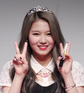 Extreme Celebrity Diets: Inside the Controversial 8-Berry Weight Loss Routine of a Korean Goddess - image 0