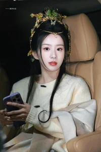 Top 4 Chinese Actresses Born in the 2000s - image 9