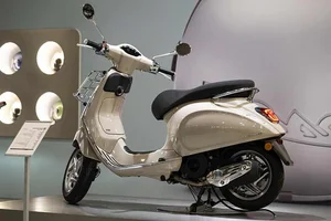 Vespa Primavera and Sprint 180cc iGet Launched with Premium Features - image 0