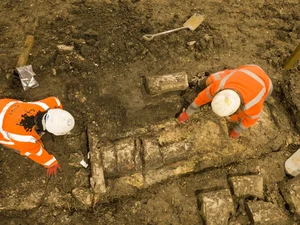Decapitated Roman Skeletons: Unraveling the Secrets of an Ancient Burial - image 3