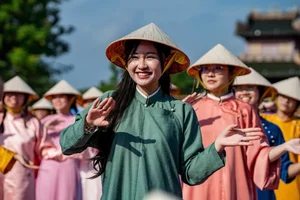 Viral Photos from Hue Bridge Point at Road to Mount Olympia 2024 Finals - image 13