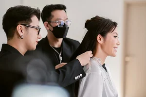 Supermodel Minh Tu's Heartwarming Wedding Moments with Her Mother - image 1