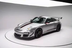 Rare Porsche 911 GT3 RS 4.0 Sells for Over $2.5 Million After 14 Years - image 3