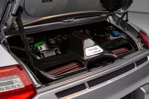 Rare Porsche 911 GT3 RS 4.0 Sells for Over $2.5 Million After 14 Years - image 5