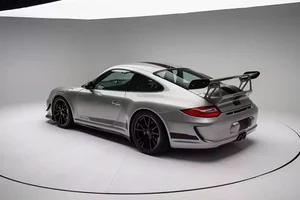 Rare Porsche 911 GT3 RS 4.0 Sells for Over $2.5 Million After 14 Years - image 0