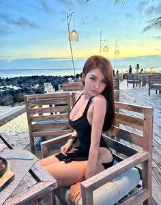 Stunning Hourglass Figure Bikini Photoshoot of Dong Nai Beauty - image 4