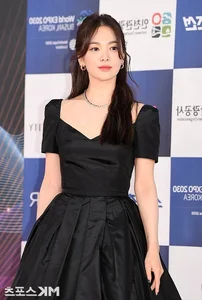 Song Hye Kyo’s Effortless Fashion: How Minimalist Style Defines True Elegance - image 12