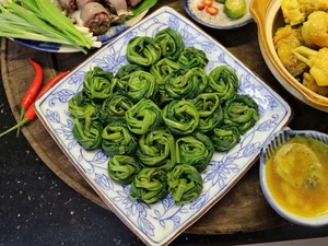 Creative Ways to Present Boiled Water Spinach Beautifully - image 1
