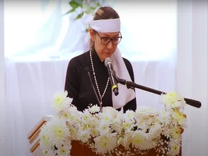 Remembering Supermodel Duc Tien: Emotional Tributes from Vietnamese Celebrities During Funeral Services in the United States - image 3