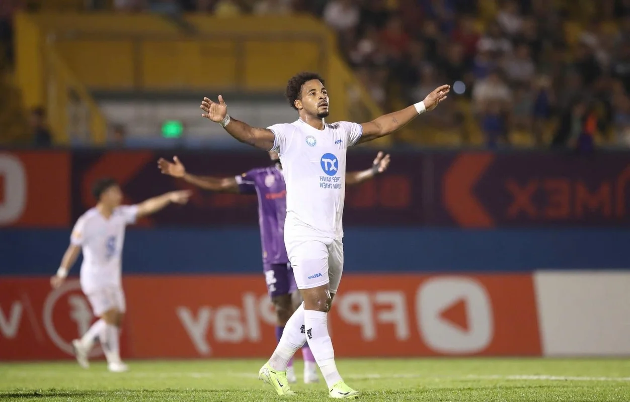 Inside Xuan Son's Family Home in Nam Dinh: The Roots of a Football Star