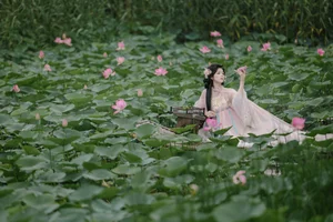 YiTuYu Art Language Vol.9865: A Lin – Elegance in 26 Images - image 2