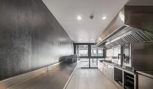 Modern Riverside Villa Design Perfect for Sunset Lovers and Luxury Living - image 3