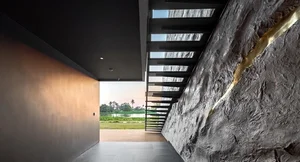 Modern Riverside Villa Design Perfect for Sunset Lovers and Luxury Living - image 6