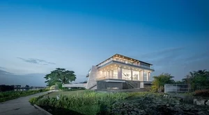 Modern Riverside Villa Design Perfect for Sunset Lovers and Luxury Living - image 11