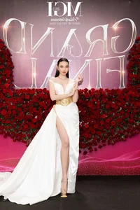Miss Grand International 2023 Finals: Red Carpet Highlights of Minh Kien and Kieu Loan - image 14