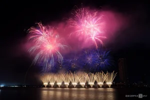 Finland Secures Second Victory at the Da Nang International Fireworks Festival - image 10