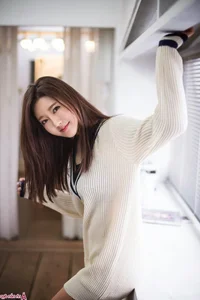 Beautiful Bomi Wallpapers: Stunning High-Quality Portrait Collection for Mobile and PC - image 1