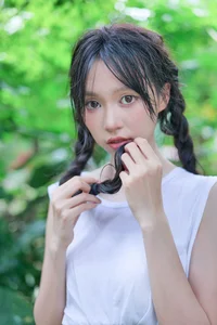 YiTuYu Vol.7393: Stunning Portraits of Yin Zi Tun Zi Er in Art Language Series - image 0