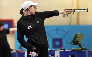 South Korean Sharpshooter Kim Ye-ji Captivates the World at the Paris 2024 Olympics - image 3