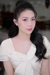 Ha Long Beauty Shares Her Inspiring Journey of Marriage and Raising Five Children - image 4