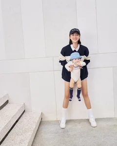 Hanoi Hot Girl and Textile Conglomerate Heir Share Candid Postpartum Family Moments - image 3