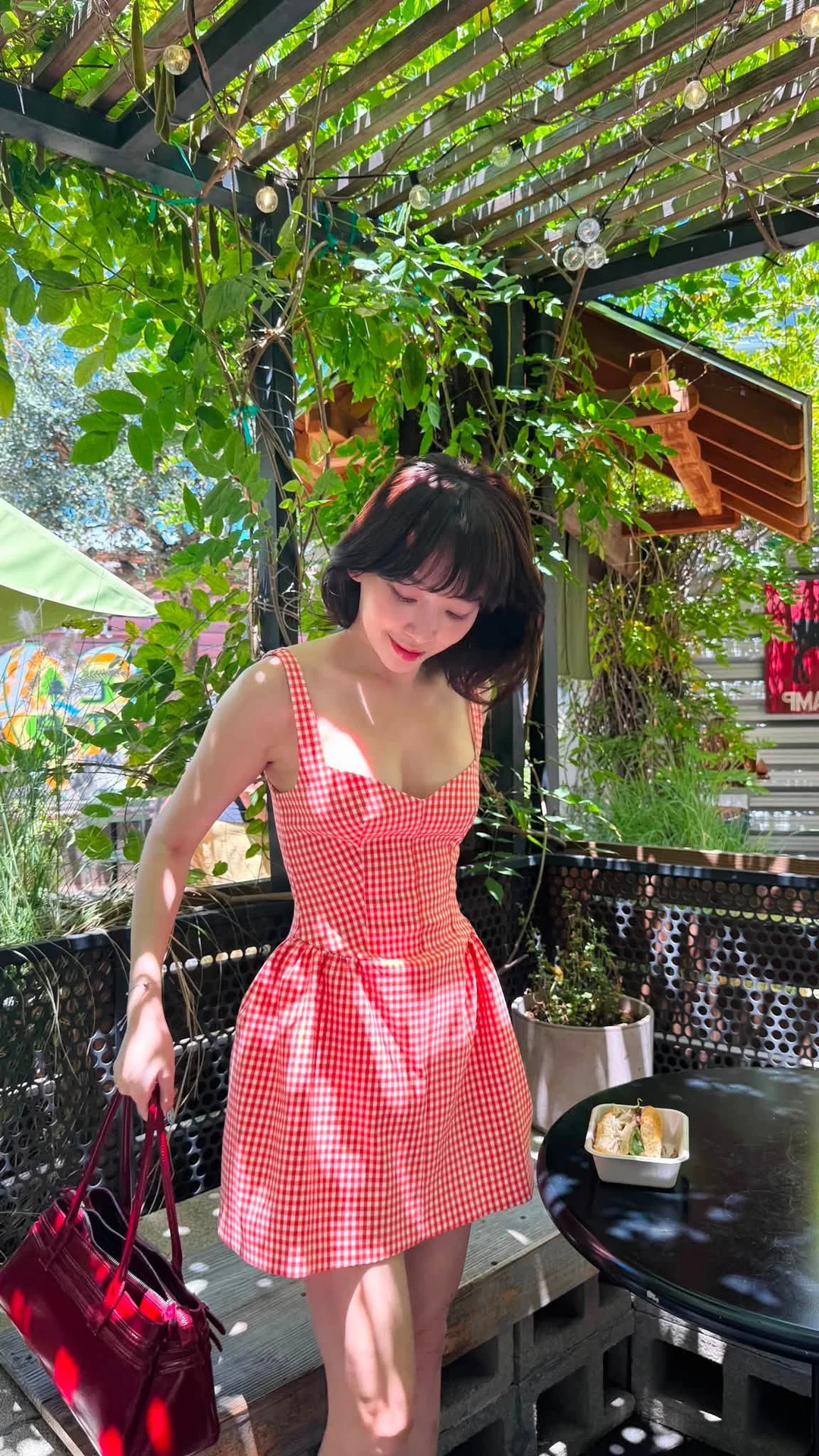 Vietnamese Celeb News: Ho Ngoc Ha’s Heartfelt Comment and Binh An’s Early Career