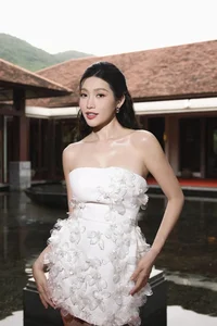 Vietnamese Celeb News: Ho Ngoc Ha’s Heartfelt Comment and Binh An’s Early Career - image 34