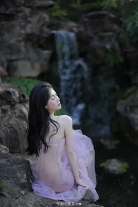 The Ethereal Beauty of Chinese Model Ying Ning 婴宁 - image 3