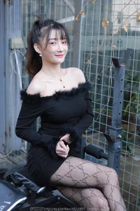 Qiu Qiu Car Stories: Urban Narrative and Sophisticated Fashion Photography - image 1