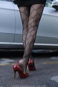 Qiu Qiu Car Stories: Urban Narrative and Sophisticated Fashion Photography - image 53