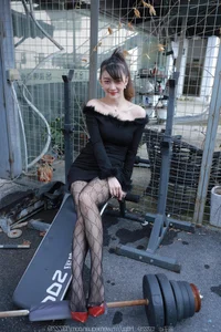 Qiu Qiu Car Stories: Urban Narrative and Sophisticated Fashion Photography - image 43