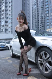 Qiu Qiu Car Stories: Urban Narrative and Sophisticated Fashion Photography - image 83