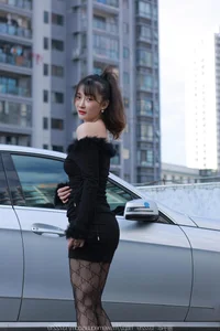 Qiu Qiu Car Stories: Urban Narrative and Sophisticated Fashion Photography - image 34