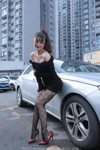 Qiu Qiu Car Stories: Urban Narrative and Sophisticated Fashion Photography - image 62