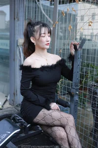 Qiu Qiu Car Stories: Urban Narrative and Sophisticated Fashion Photography - image 38