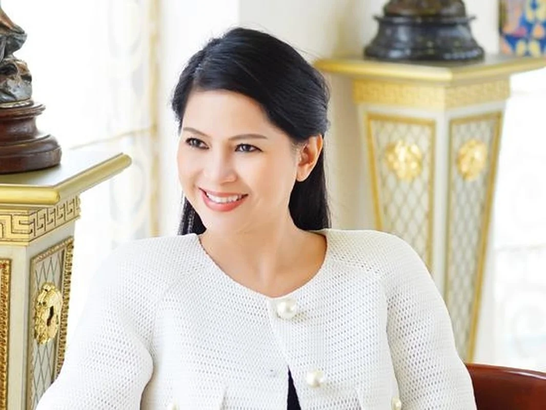 Who is the Businesswoman Captivating Billionaire Johnathan Hanh Nguyen?