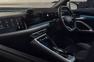 Audi Q5 PHEV Launch: Enhanced Battery Range and Premium Features - image 6