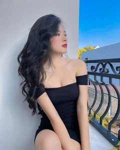 Saigon Hot Girl Thuy Han: The National Treasure Beauty and Girlfriend of Footballer Le Minh Binh - image 5