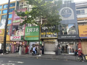 The Changing Landscape of Ho Chi Minh City's Famous Fashion Streets - image 4