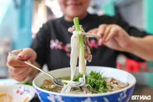 Authentic Nam Dinh Pho in Saigon: 60 Years of Tradition - image 11