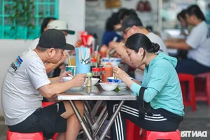 Authentic Nam Dinh Pho in Saigon: 60 Years of Tradition - image 3
