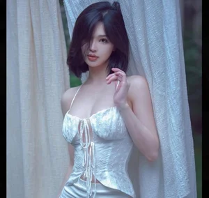 Stunning Chinese Mother Shares Inspiring Post-Pregnancy Fitness Journey and Elegant Style - image 0