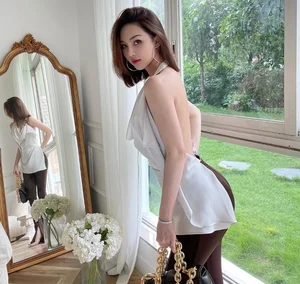 Stunning Chinese Mother Shares Inspiring Post-Pregnancy Fitness Journey and Elegant Style - image 9