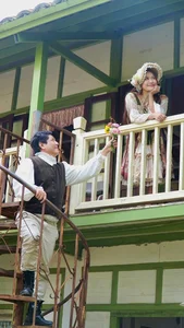 Actress Thanh Thuy Shines with Radiant Beauty and Confidence at Age 42 - image 4