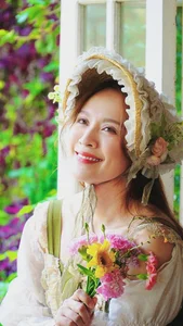 Actress Thanh Thuy Shines with Radiant Beauty and Confidence at Age 42 - image 0
